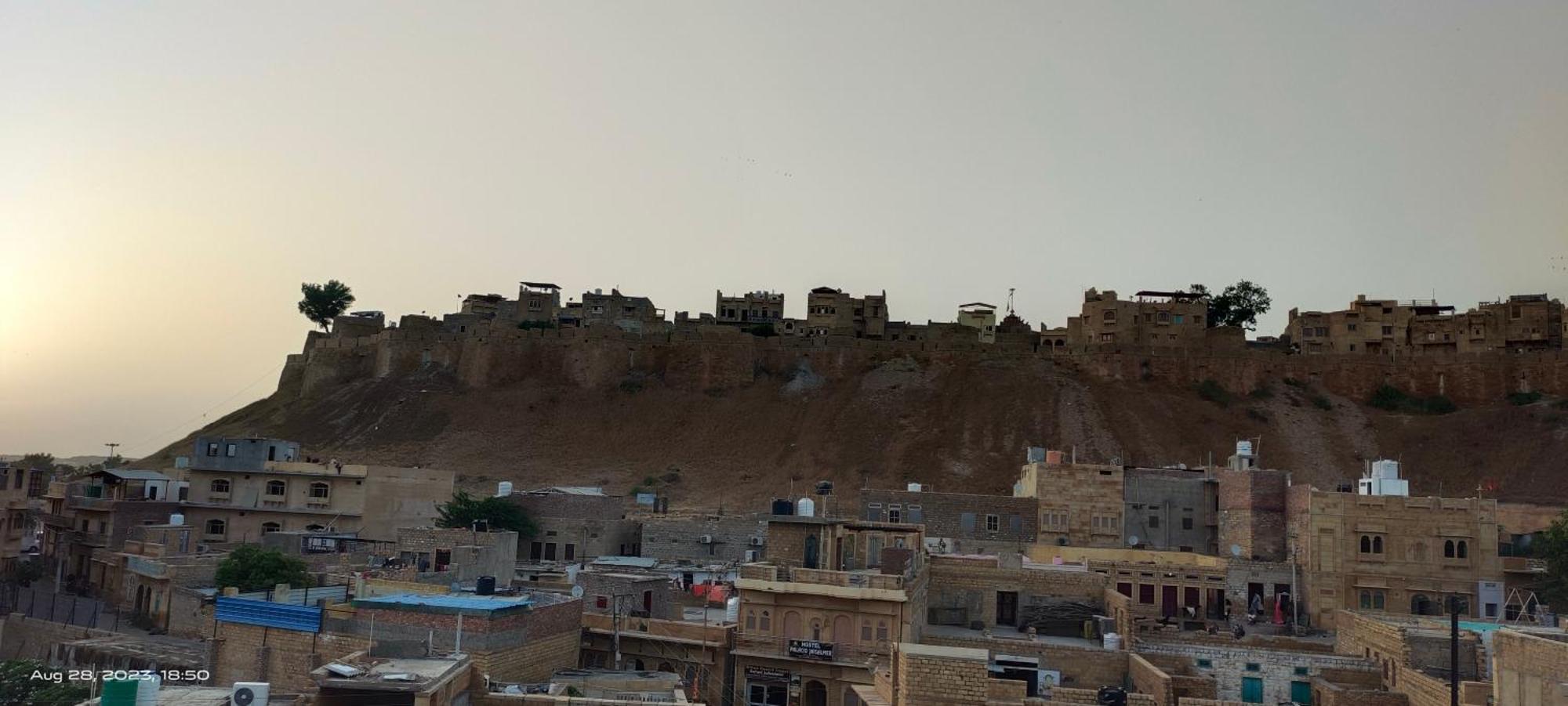 Hotel Sallu Safari Jaisalmer Buitenkant foto